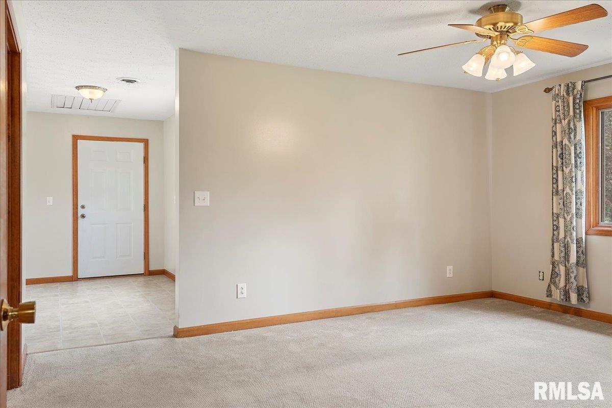 421 North Walnut Street Rochester, IL 62563 - Photo 16 of 33