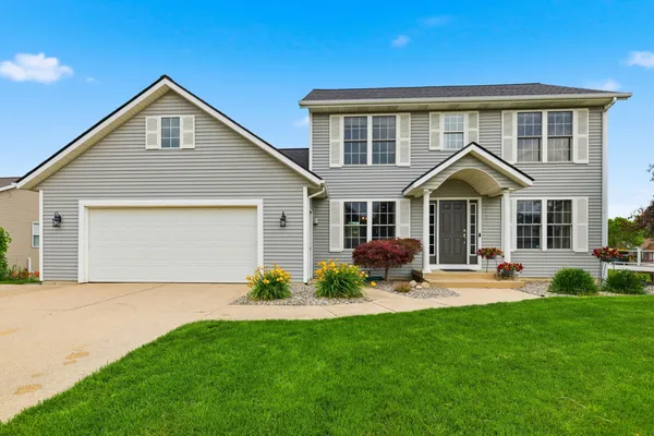 $449,900 | 2485 WillowRidge Drive, Jenison, MI 49428