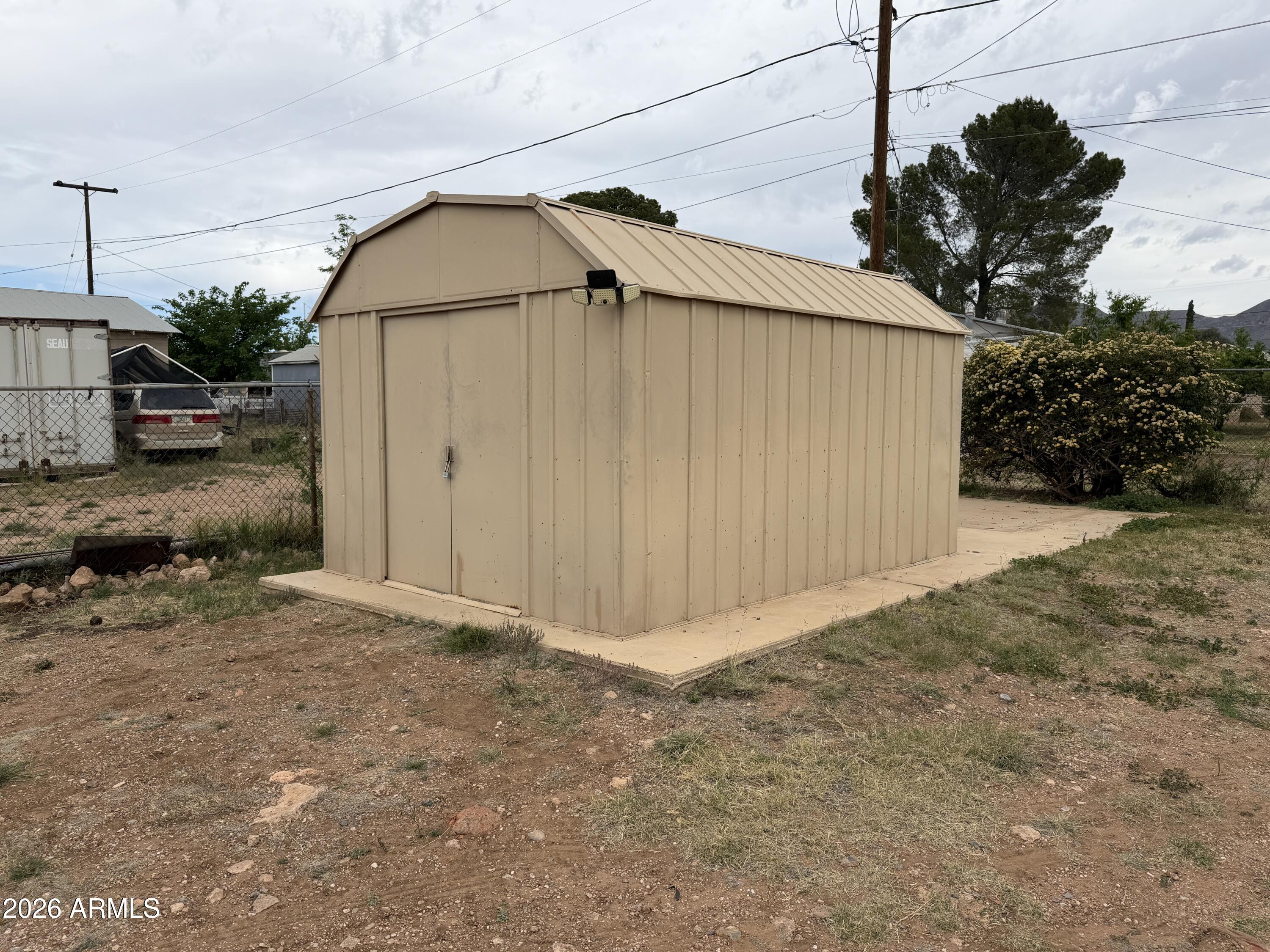 928 West Austin Street Bisbee, AZ 85603 - Photo 27 of 27 a backyard of a house