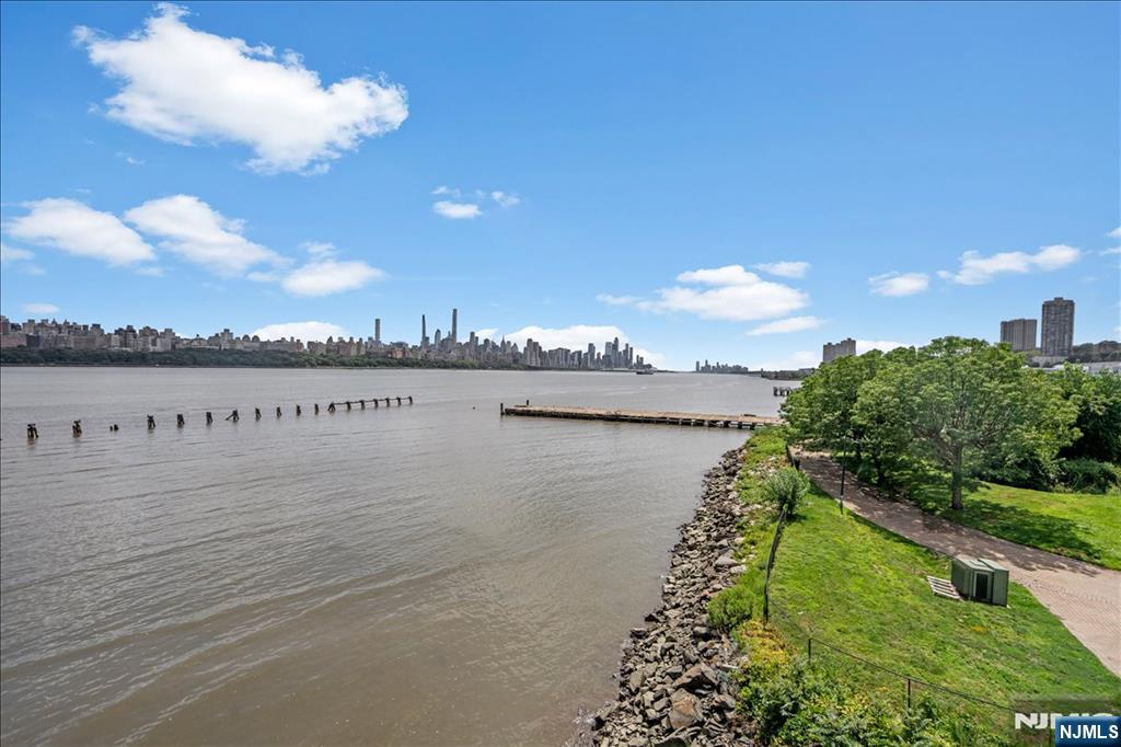 226 The Promenade Edgewater, NJ 07020 - Photo 33 of 33