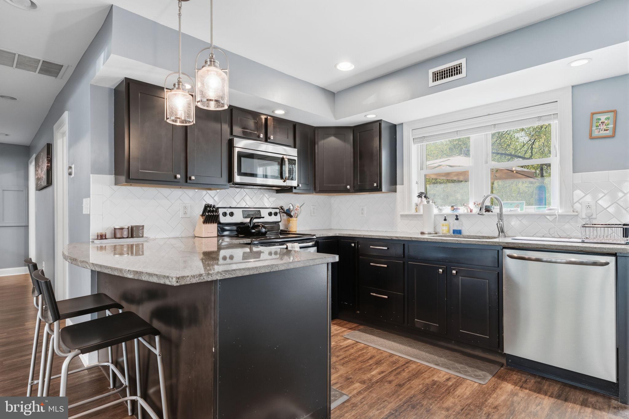 369 Livezey Street Philadelphia, PA 19128 - Photo 9 of 39