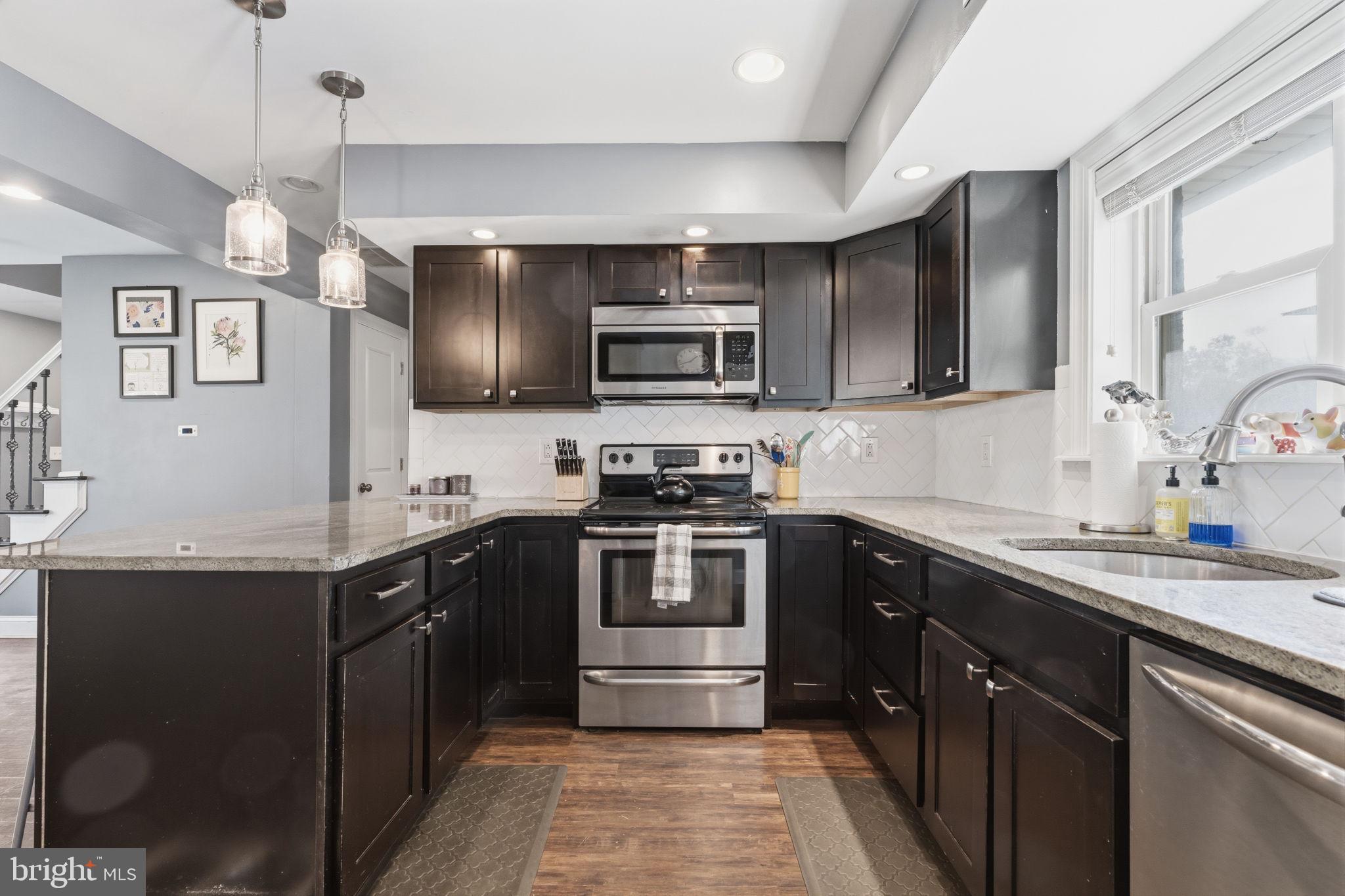 369 Livezey Street Philadelphia, PA 19128 - Photo 10 of 39