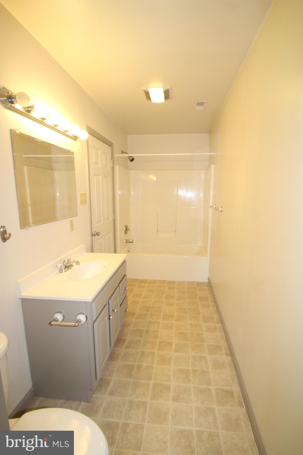 31 Harbor Road Chesapeake City, MD 21915 - Photo 8 of 18 Main Level Full Bath