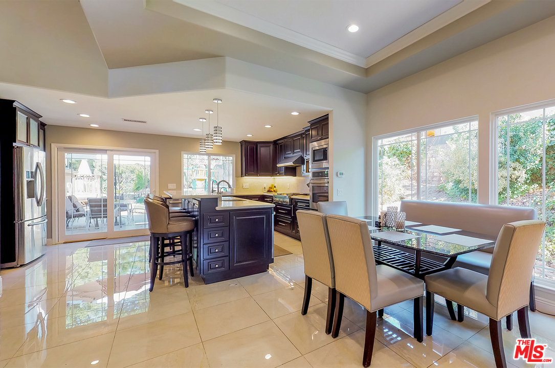 7501 Alpine Way Tujunga, CA 91042 - Photo 3 of 15 Gallery Image 3