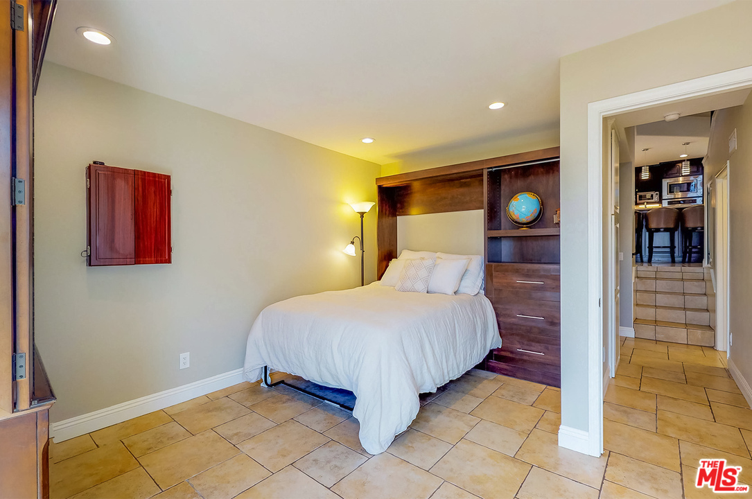 7501 Alpine Way Tujunga, CA 91042 - Photo 7 of 15 Gallery Image 7