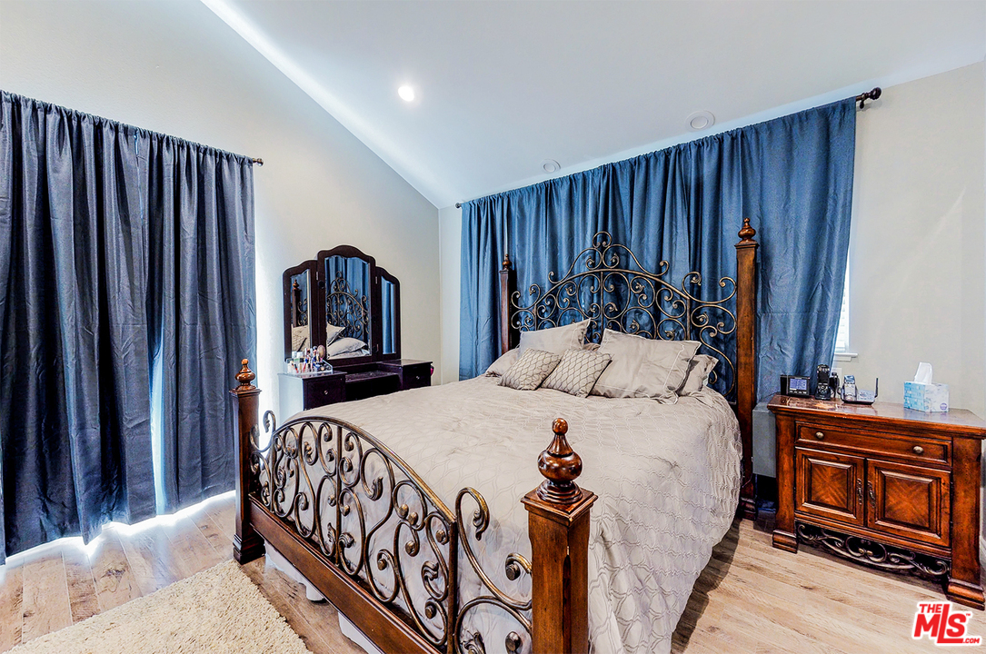 7501 Alpine Way Tujunga, CA 91042 - Photo 8 of 15 Gallery Image 8