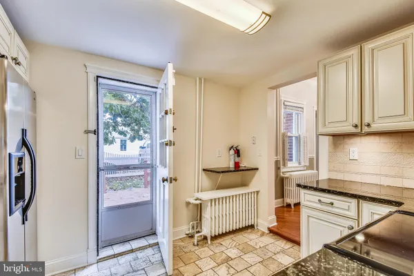 $4,000 | 214 East Monroe Avenue, Alexandria, VA 22301