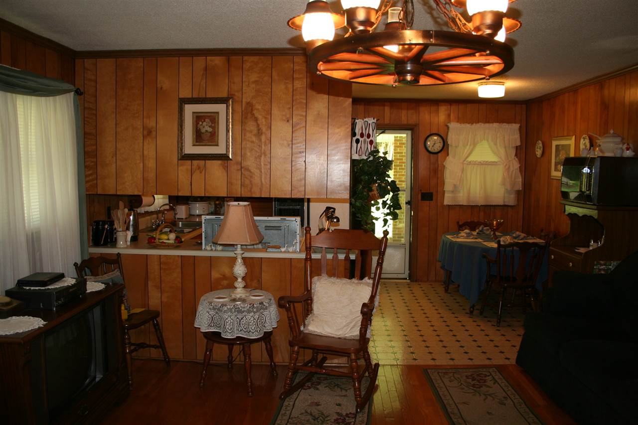 390 State Rd S-42-423 Enoree, SC 29335 - Photo 5 of 23