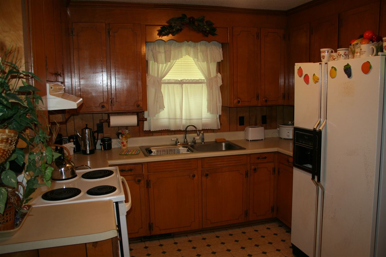 390 State Rd S-42-423 Enoree, SC 29335 - Photo 6 of 23