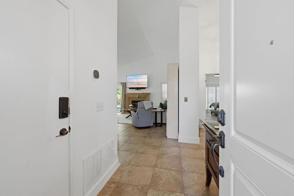 1701 Crystal Ridge Way Vista, CA 92081 - Photo 6 of 37