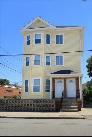 $1,900 | 150 Newell Avenue, Pawtucket, RI 02860