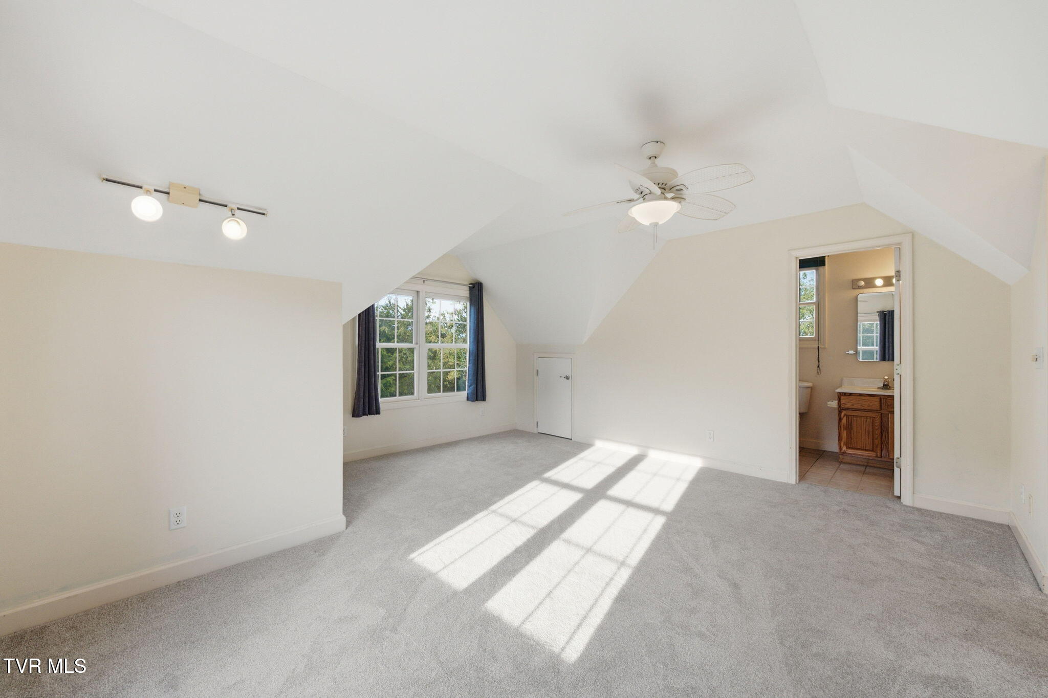 4017 Glen Alpine Road Kingsport, TN 37660 - Photo 34 of 77 42-web-or-mls-042_DSC09029