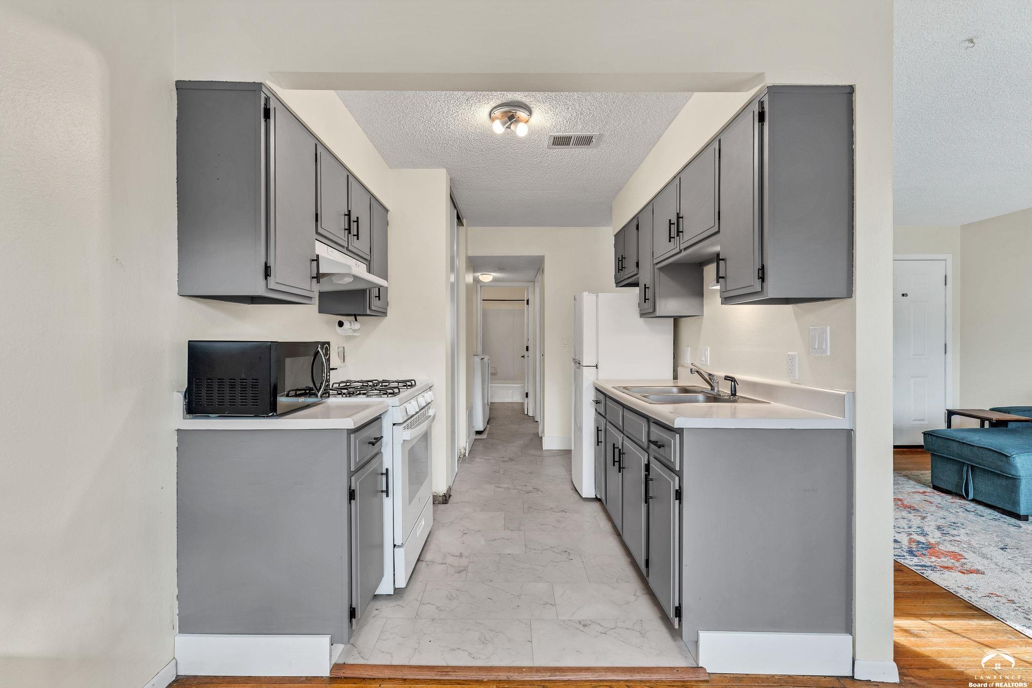 255 North Michigan Street, Unit 77 Lawrence, KS 66044 - Photo 6 of 20