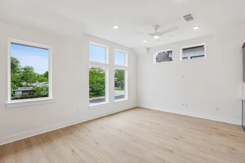 $509,999 | 200 West 56th Street, Unit 1104, Austin, TX 78751