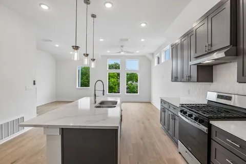 $509,999 | 200 West 56th Street, Unit 1104, Austin, TX 78751
