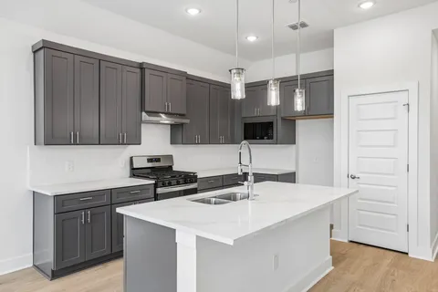 $509,999 | 200 West 56th Street, Unit 1104, Austin, TX 78751