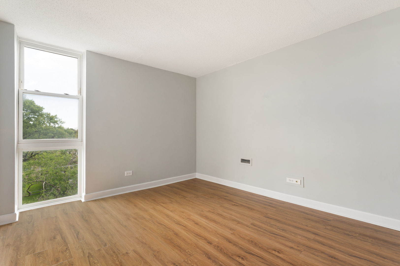 1043 South York Road, Unit 310 Bensenville, IL 60106 - Photo 11 of 16