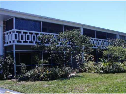 91 Willow Road, Unit 101 Tequesta, FL 33469 - Photo 1 of 2 Primary Photo