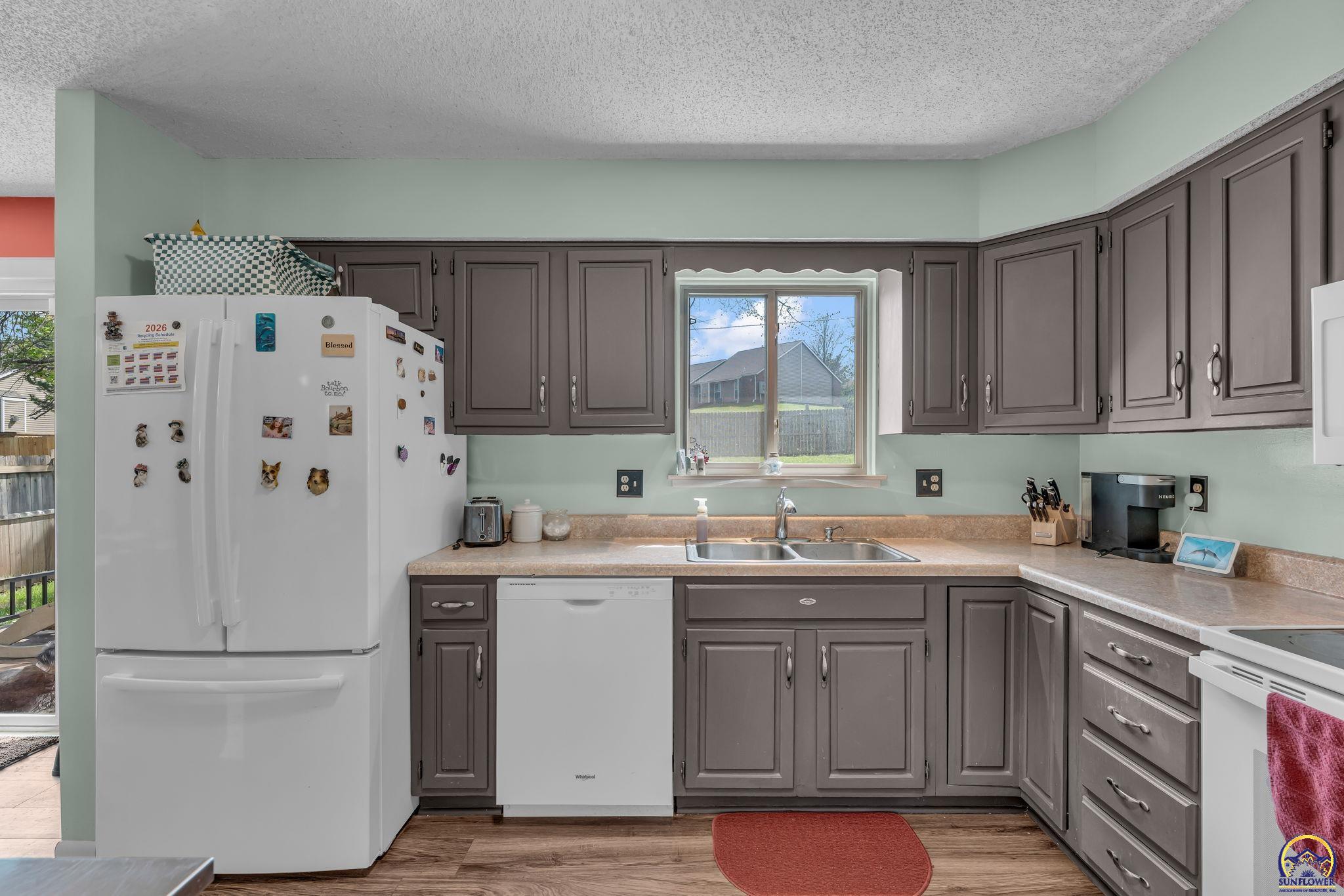 4209 Southwest 35th Terrace Topeka, KS 66614 - Photo 12 of 39