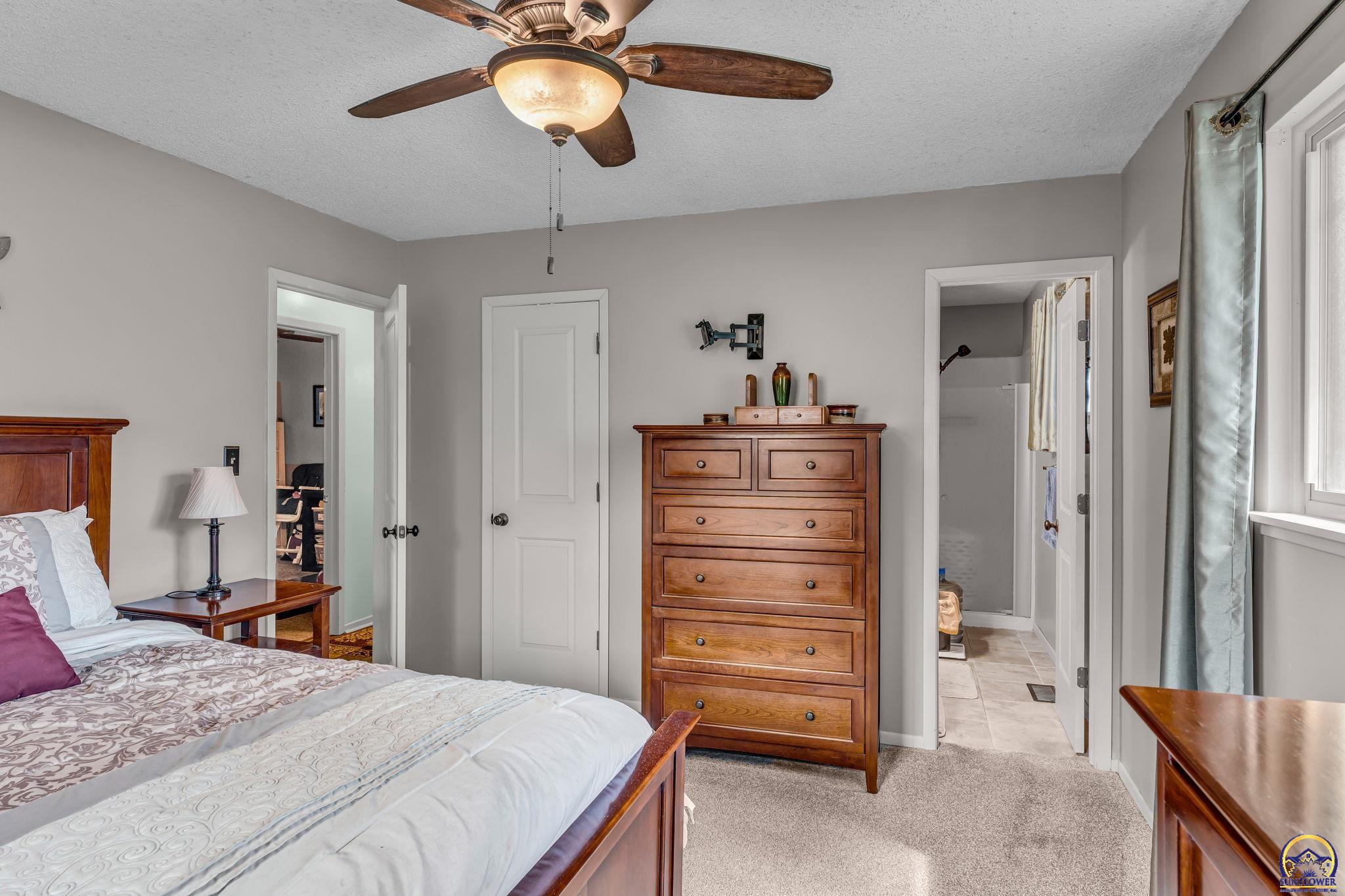 4209 Southwest 35th Terrace Topeka, KS 66614 - Photo 18 of 39