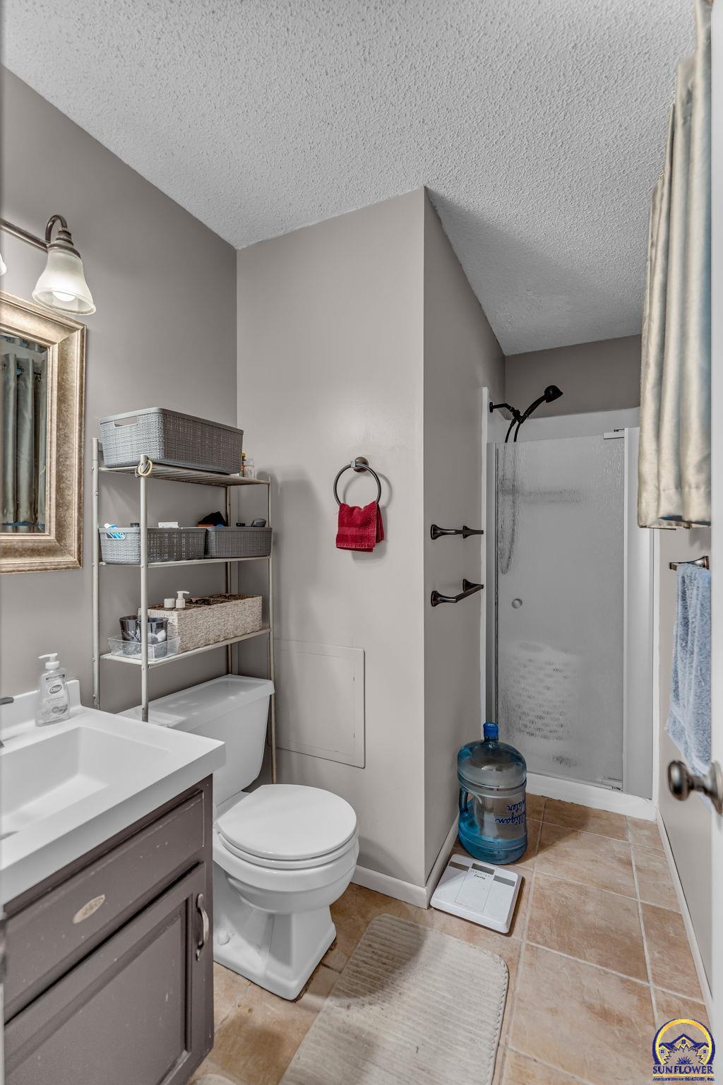 4209 Southwest 35th Terrace Topeka, KS 66614 - Photo 19 of 39