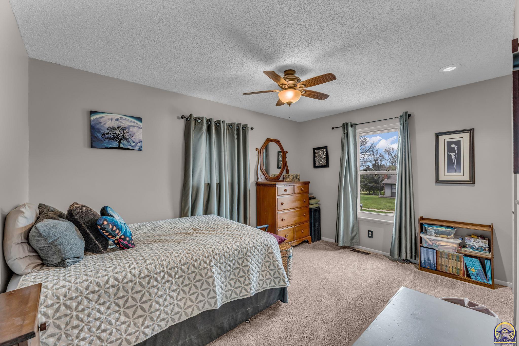 4209 Southwest 35th Terrace Topeka, KS 66614 - Photo 21 of 39