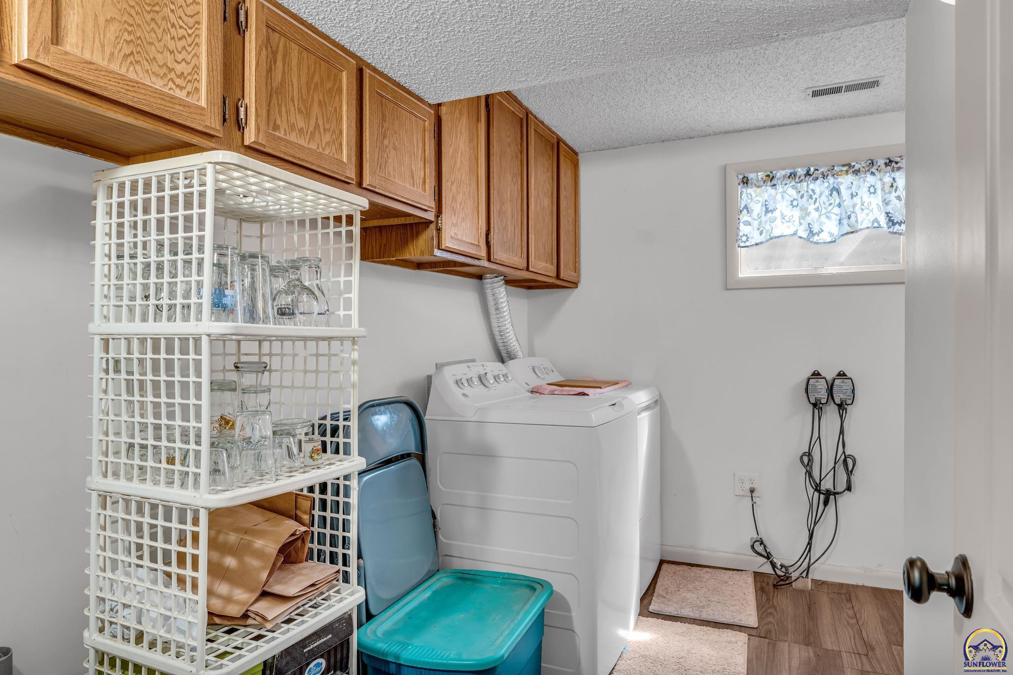 4209 Southwest 35th Terrace Topeka, KS 66614 - Photo 24 of 39