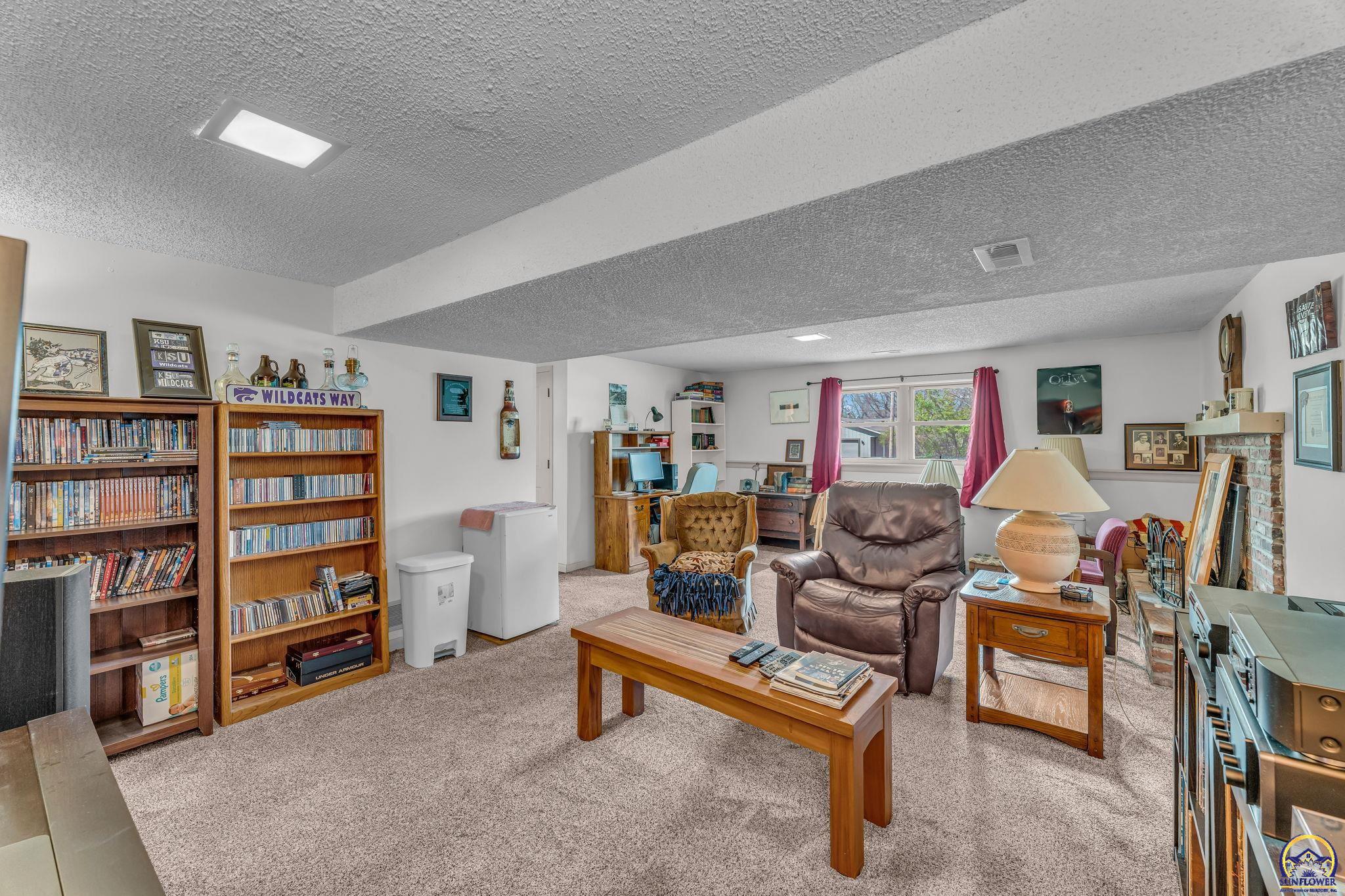 4209 Southwest 35th Terrace Topeka, KS 66614 - Photo 28 of 39