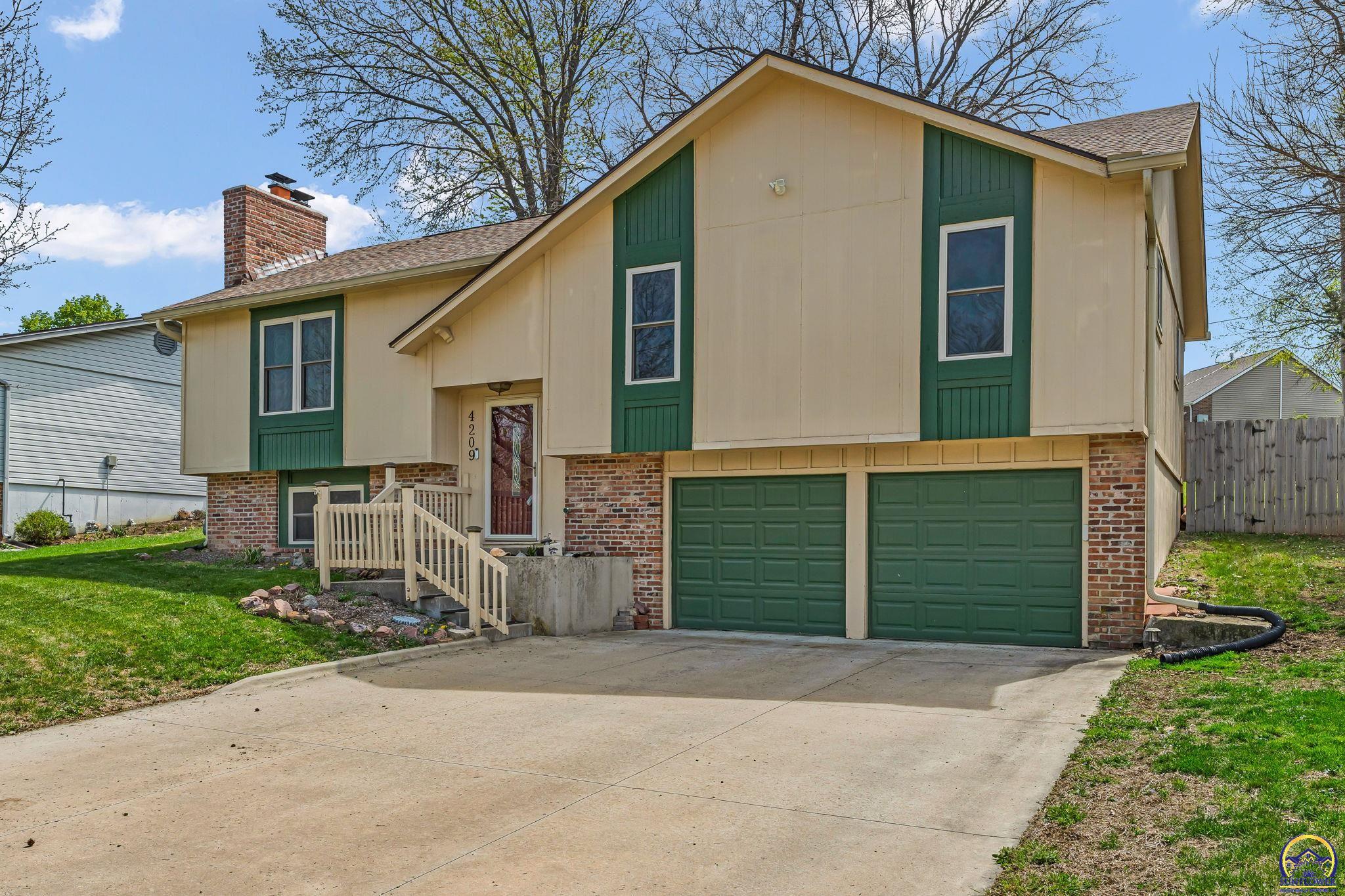 4209 Southwest 35th Terrace Topeka, KS 66614 - Photo 32 of 39
