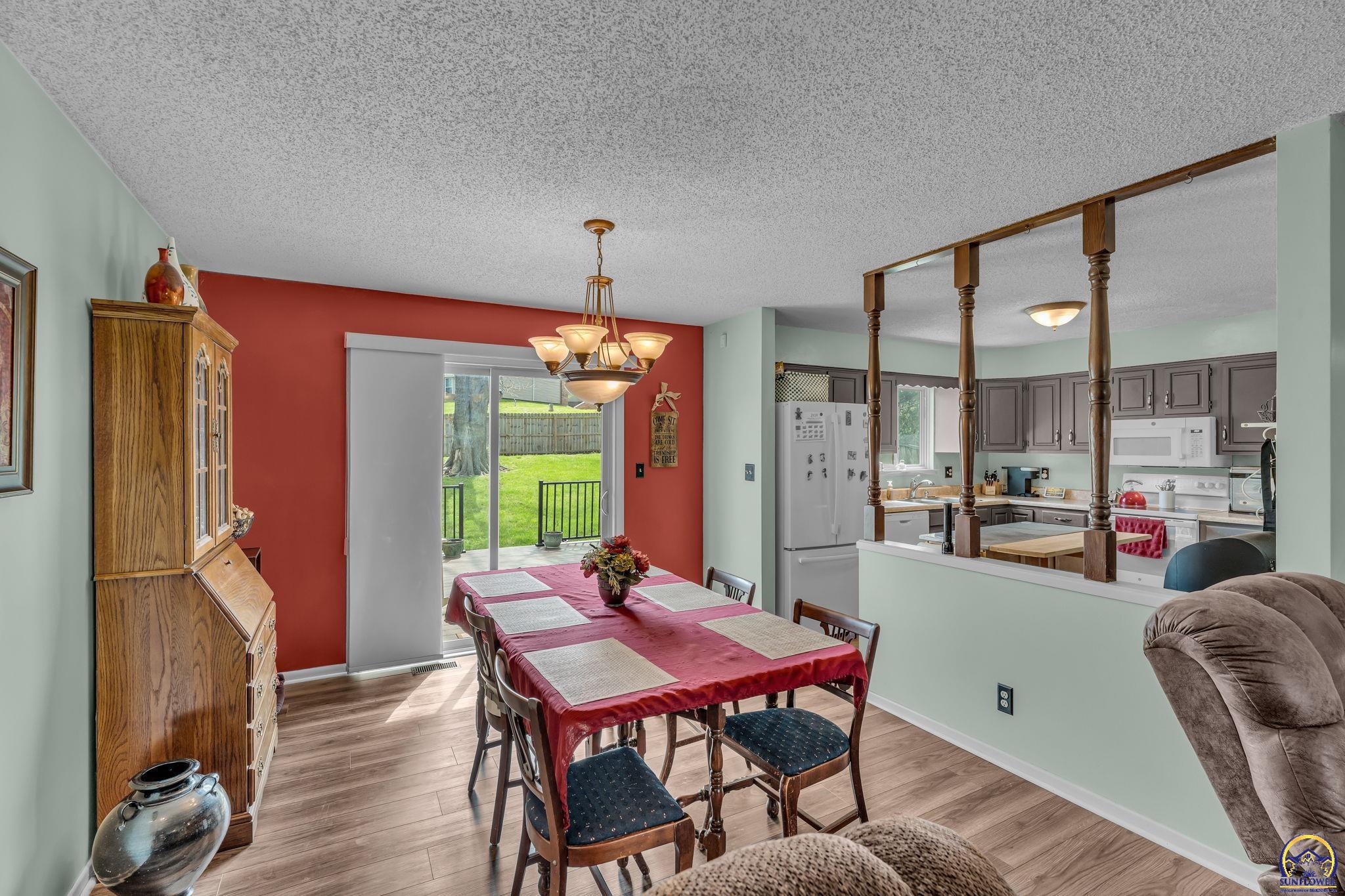 4209 Southwest 35th Terrace Topeka, KS 66614 - Photo 8 of 39