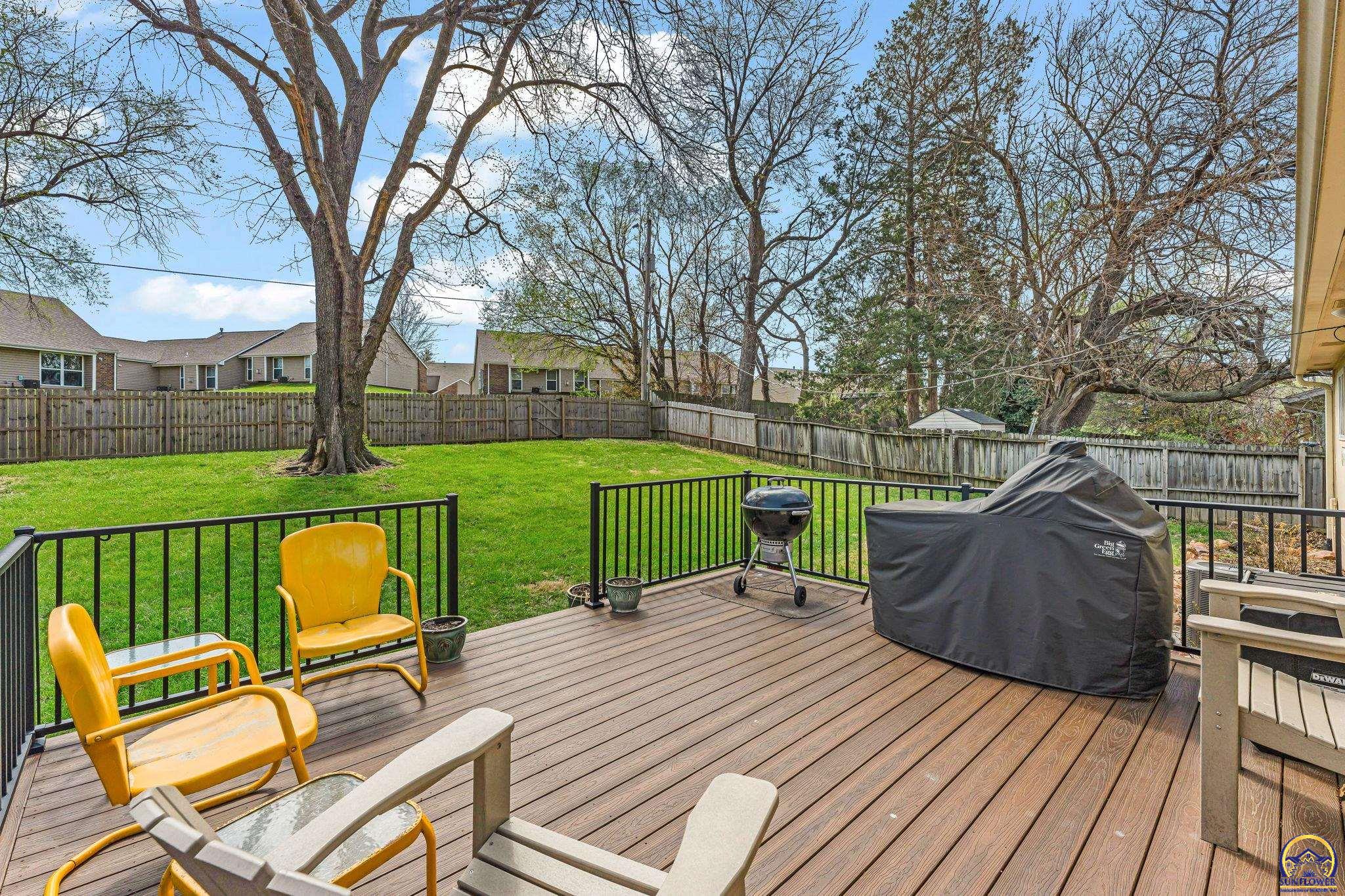 4209 Southwest 35th Terrace Topeka, KS 66614 - Photo 9 of 39