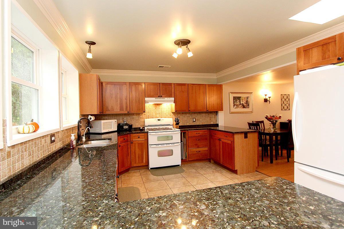 3114 Manor Road Falls Church, VA 22042 - Photo 17 of 30 Kitchen