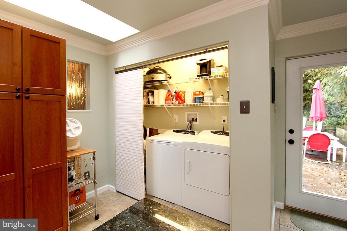 3114 Manor Road Falls Church, VA 22042 - Photo 18 of 30 Kitchen
