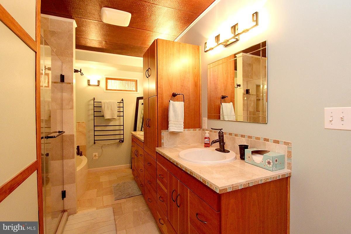 3114 Manor Road Falls Church, VA 22042 - Photo 22 of 30 Bath