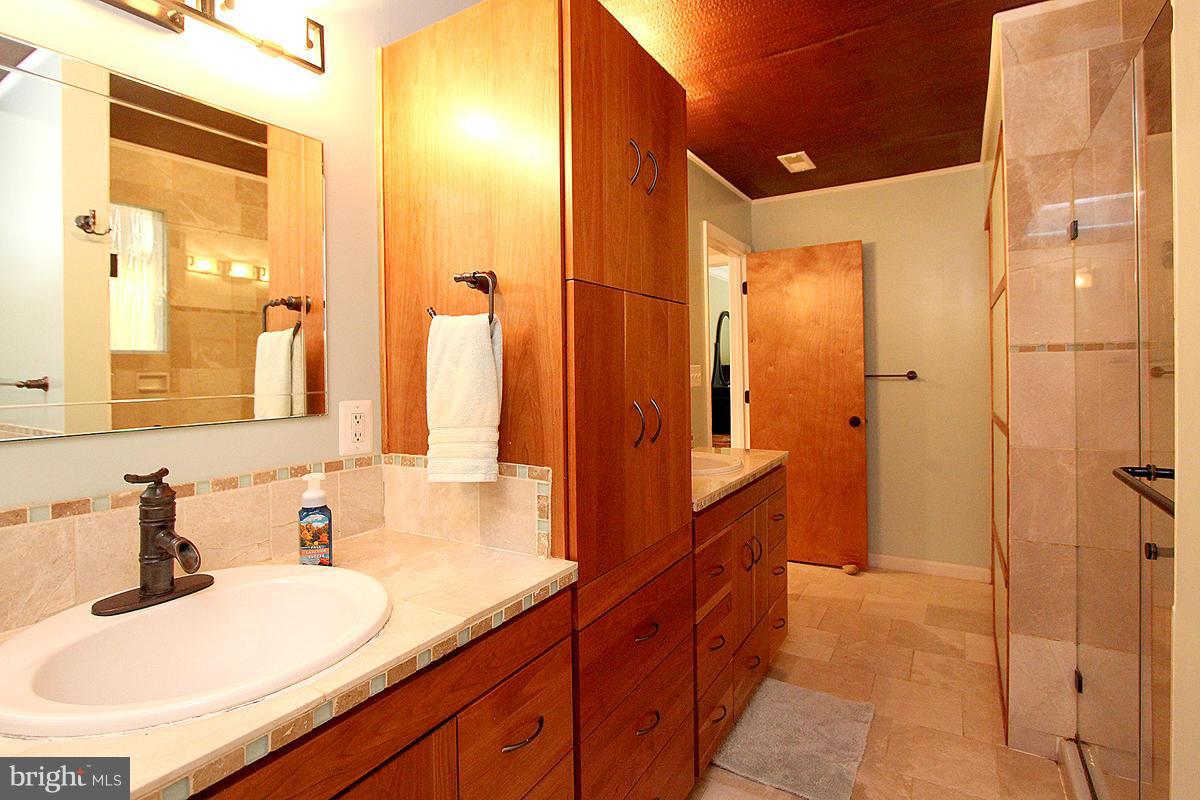 3114 Manor Road Falls Church, VA 22042 - Photo 24 of 30 Bath