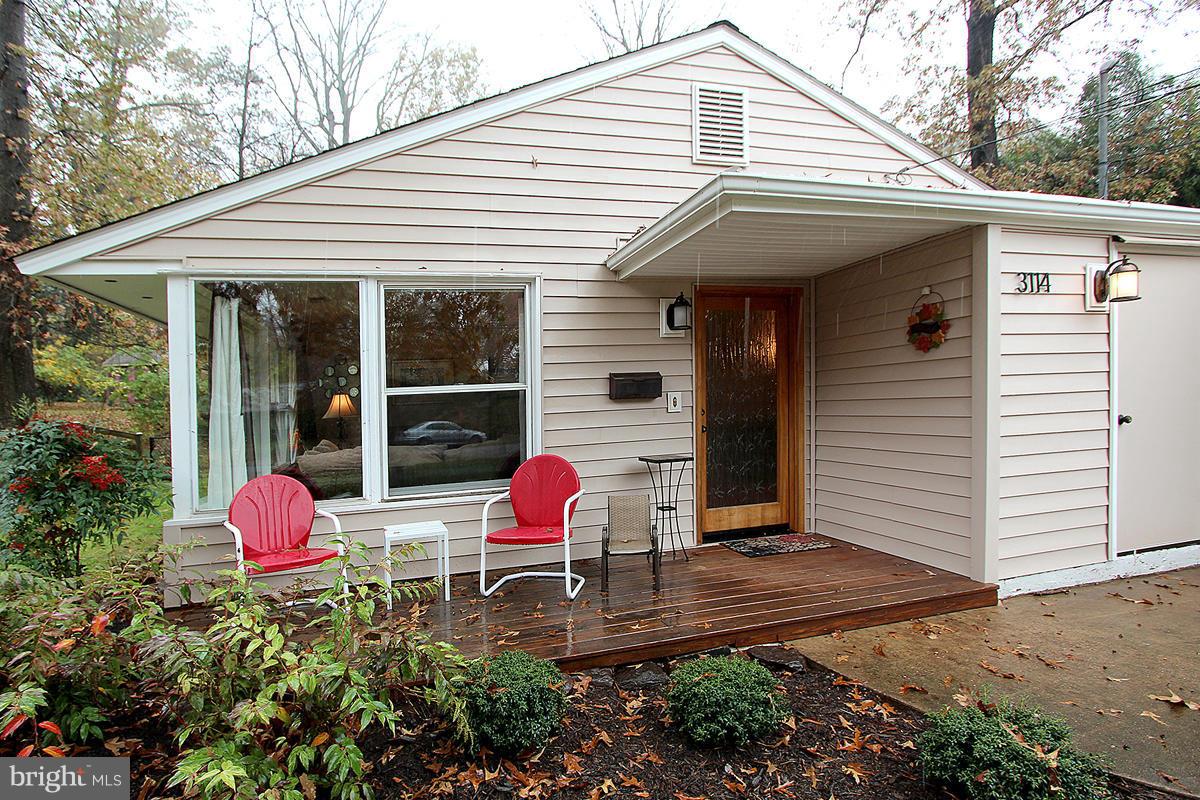 3114 Manor Road Falls Church, VA 22042 - Photo 4 of 30 Exterior (Front)