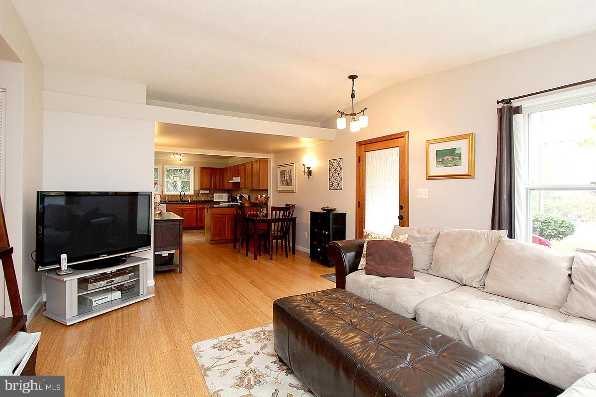 3114 Manor Road Falls Church, VA 22042 - Photo 8 of 30 Living Room