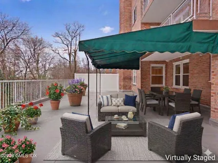 $695,000 | 2 Putnam Hill, Unit 1A, Greenwich, CT 06830