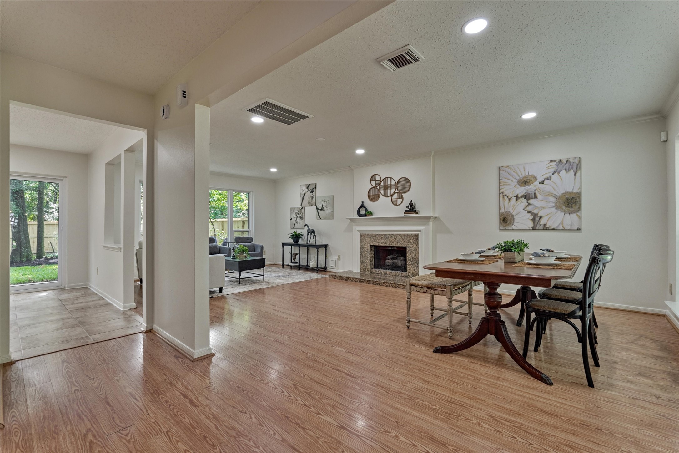 71 Breezy Point Place Spring, TX 77381 - Photo 8 of 40 Perfect setting for dining, entertaining. Large area with beautiful fireplace (gas logs).