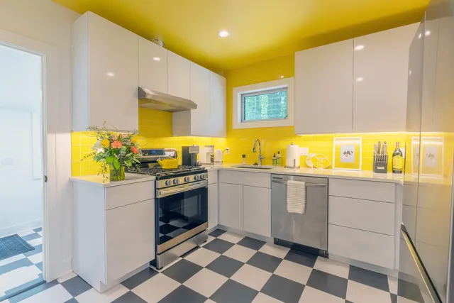 $1,150,000 | 678 Lake Street, Saugatuck, MI 49453