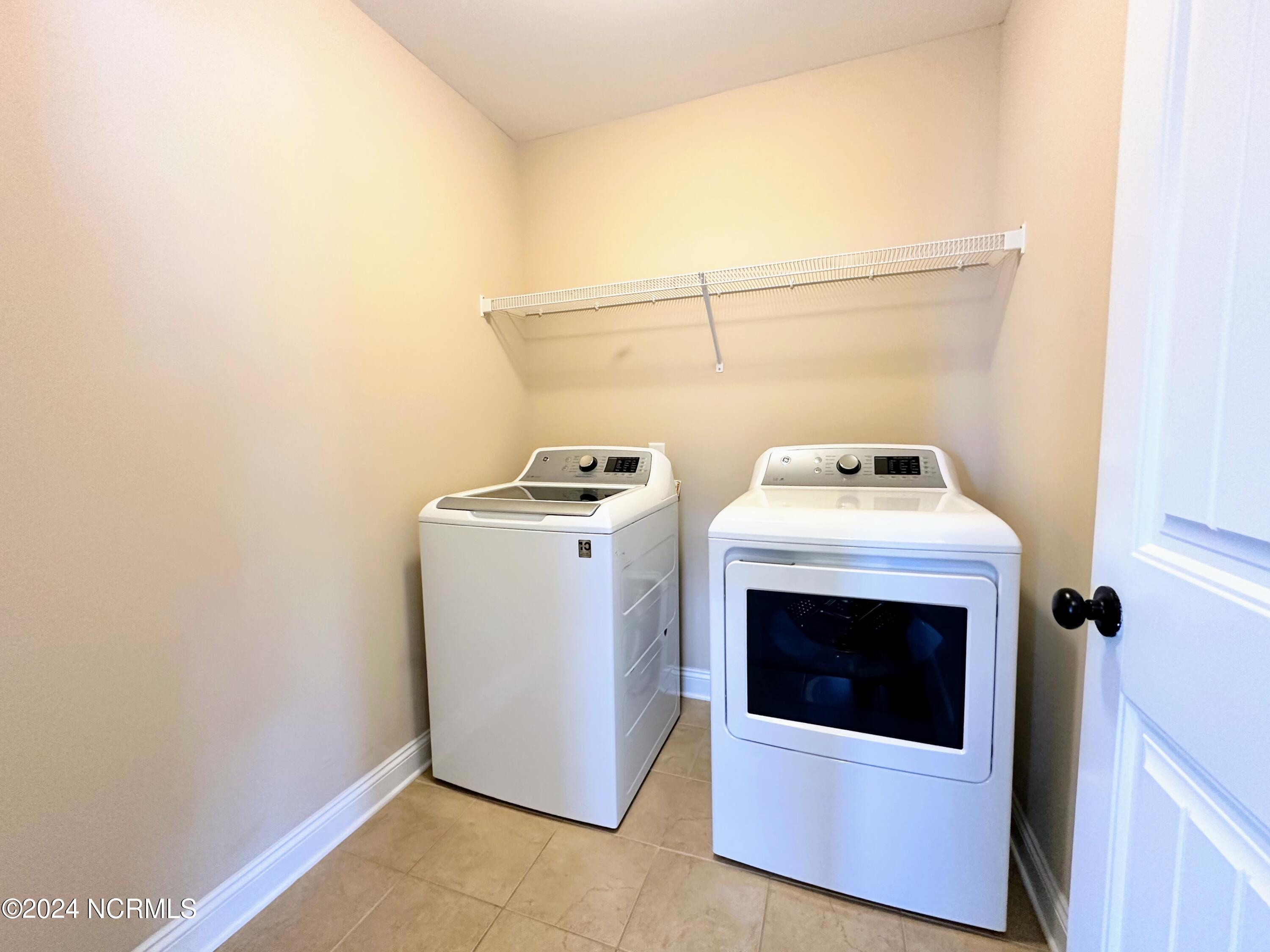 469 Albemarle Road Wilmington, NC 28405 - Photo 16 of 33 Laundry room
