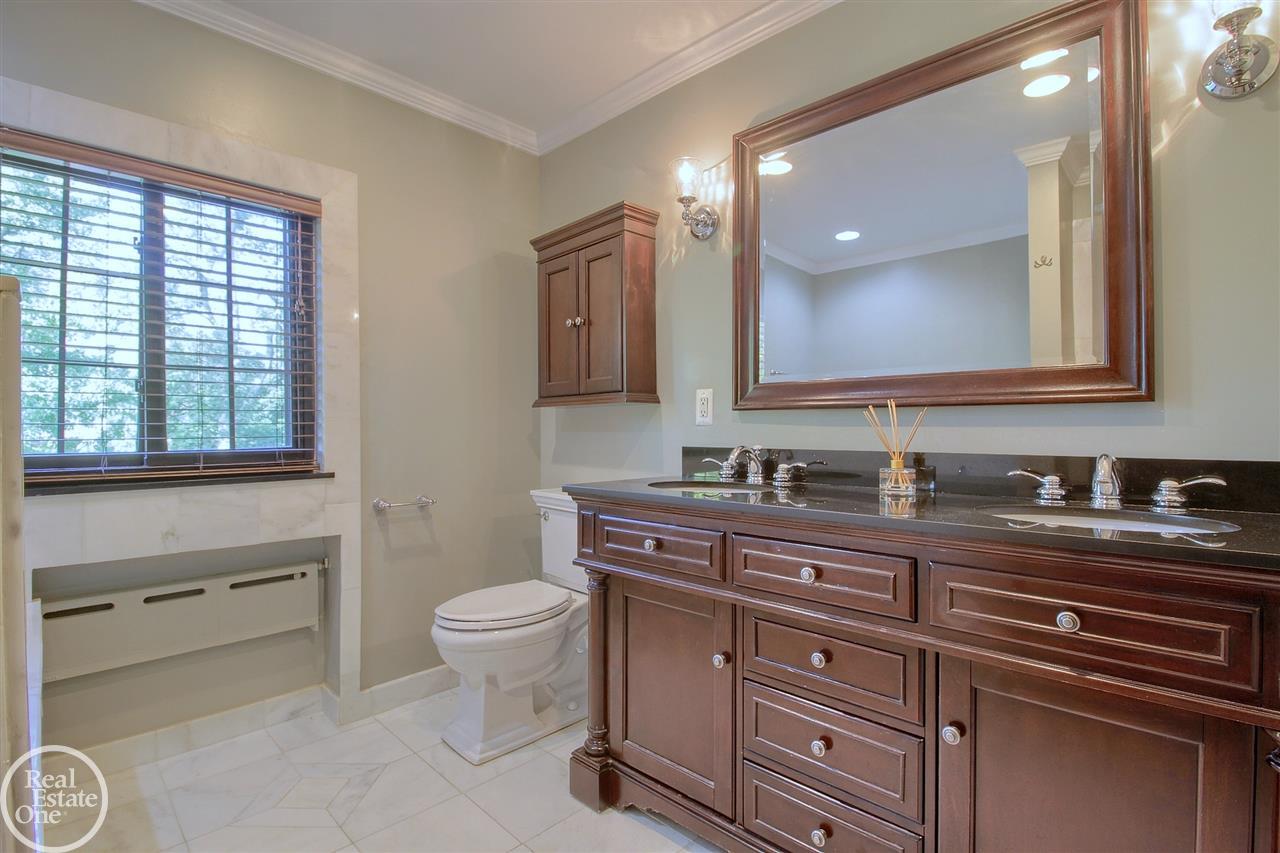 1170 Harvard Road Grosse Pointe, MI 48230 - Photo 17 of 30 31335087-17.JPG