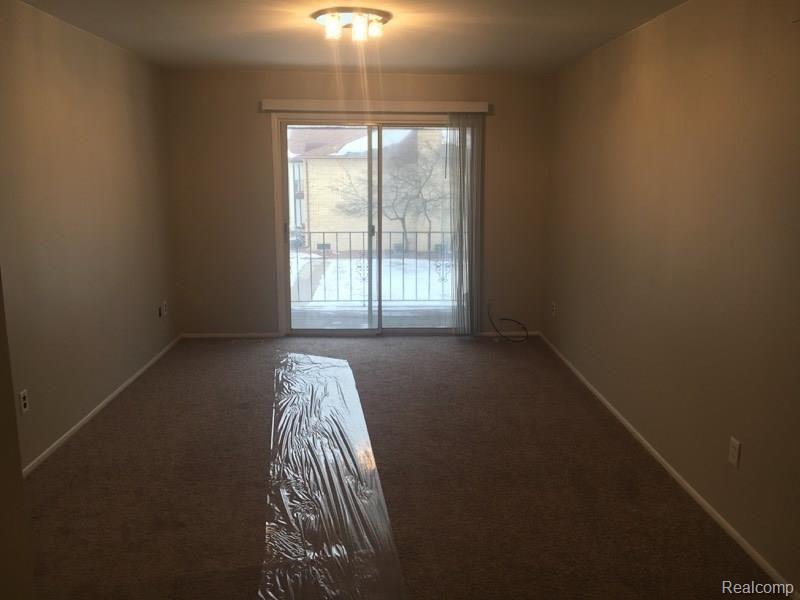 29249 Hayes Road, Unit J 12 Warren, MI 48088 - Photo 10 of 31 Gallery Image 10
