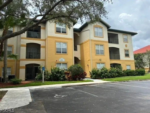 $2,200 | 11571 Villa Grand, Unit 617, Fort Myers, FL 33913