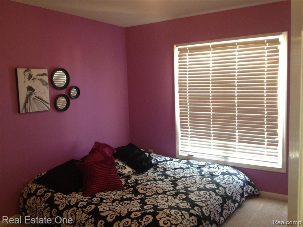 1218 Welland Drive Rochester, MI 48306 - Photo 16 of 24 14 Bedroom 2.JPG