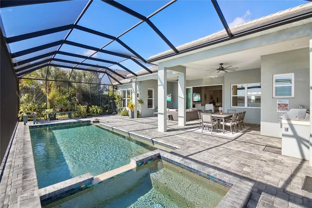 $1,899,000 | 8083 Waterbend Trail, Sarasota, FL 34240