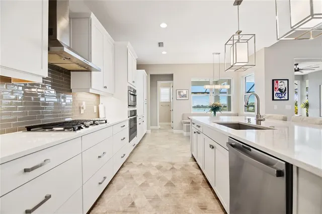 $1,899,000 | 8083 Waterbend Trail, Sarasota, FL 34240