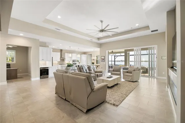 $1,899,000 | 8083 Waterbend Trail, Sarasota, FL 34240