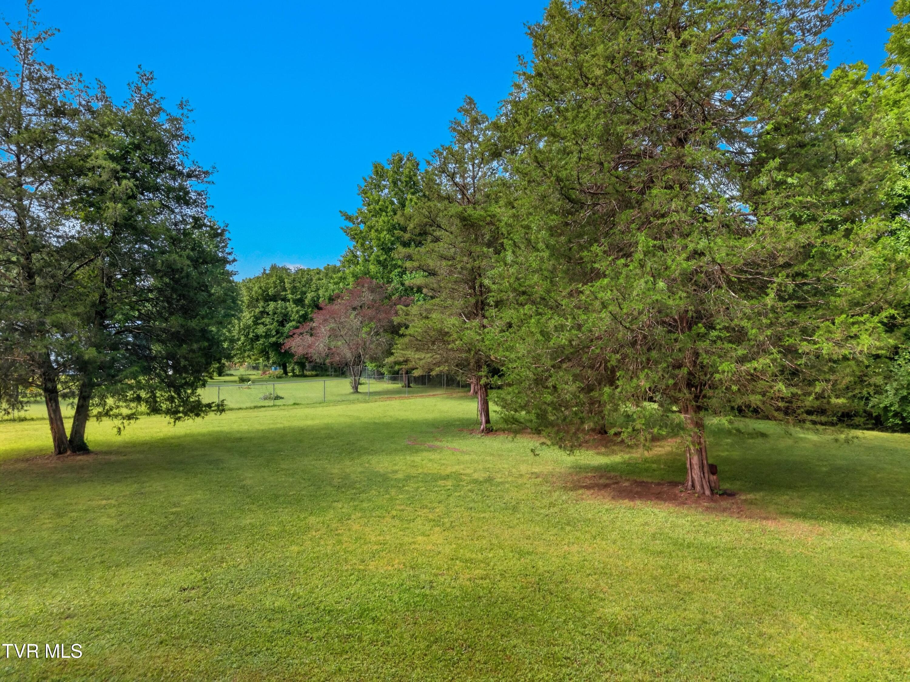 267 Pine Ridge Road Clinton, TN 37716 - Photo 36 of 37 035-267PineRidgeRoad-Clinton-TN-37716-SM