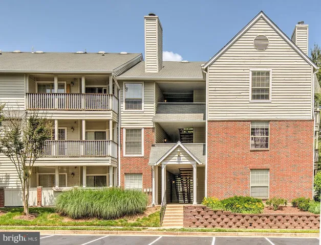 $1,850 | 12156 Penderview Terrace, Unit 1206, Fairfax, VA 22033